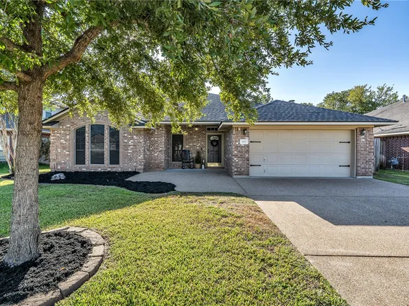 1102 Hopewell Ct, College Station, TX 77845