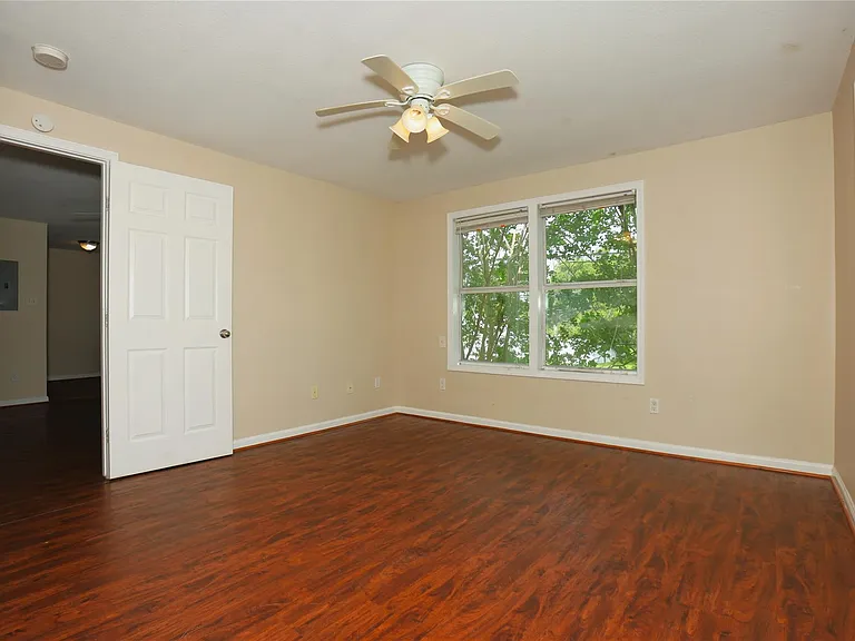 256 E Pecan Ln #3 — Photo 2