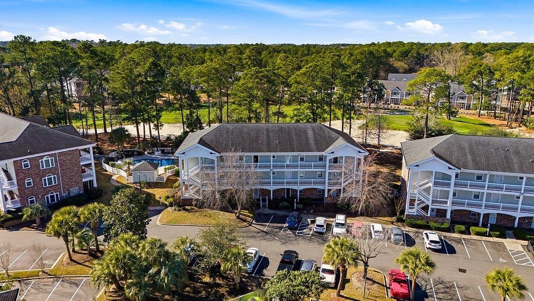 674 Riverwalk Dr. #302