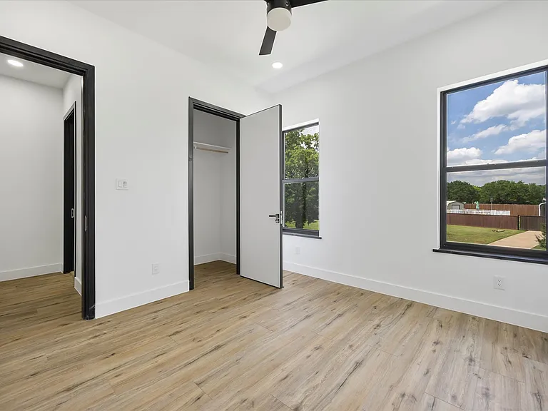 2811 Rodeo Dr — Photo 4