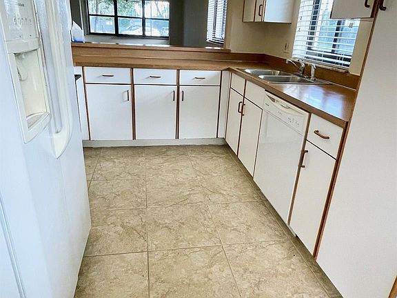 4th image of 10603 W Clairmont Circle #111