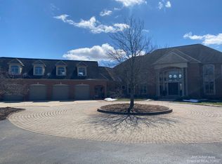 5035 Fox Ridge Ct, Ann Arbor, MI 48103