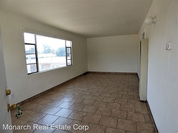 2nd image of 652 W Mountain Ave