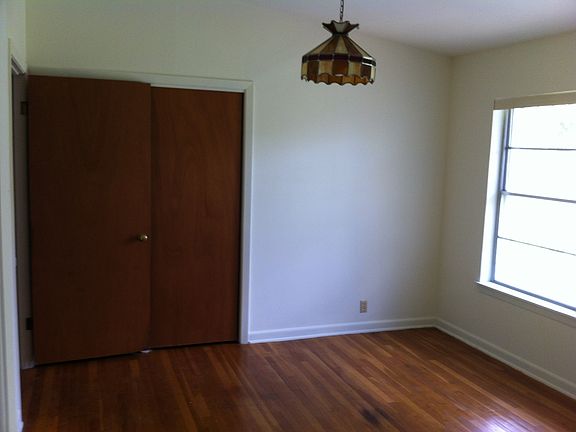 5th image of 214 Bamburgh Dr