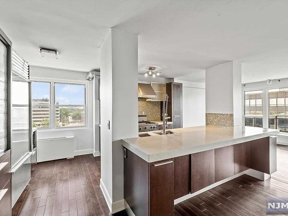 1st image of 2077 Center Ave APT 9J