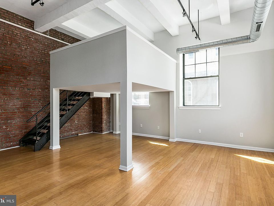 1st image of 1637-39 Poplar St #S2