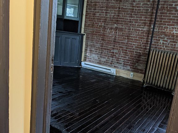 4th image of 298 Livingston St #2