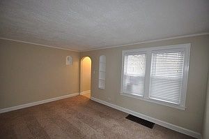 4th image of 11035 S Central Park Ave
