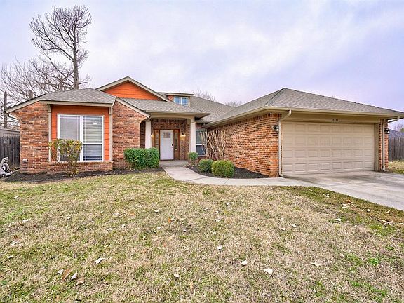 2nd image of 2330 Louise Ln