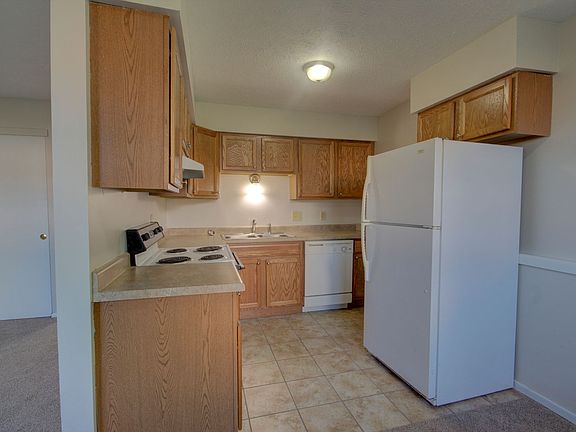 2nd image of 715 Hillside Dr APT 2