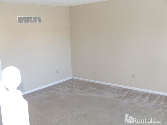 2nd image of 114 NE Timbercreek Cir