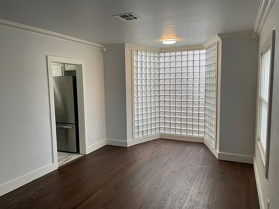 Living Room/Formal Dining