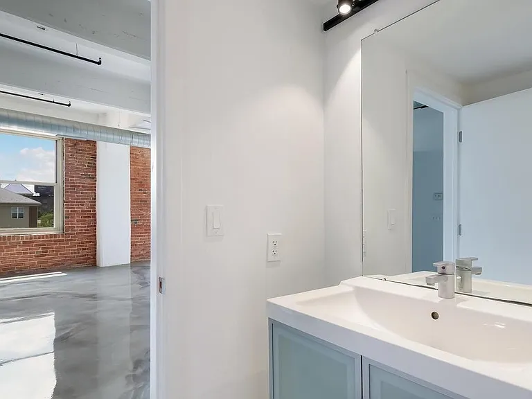 444 N 4th St #409 — Photo 17