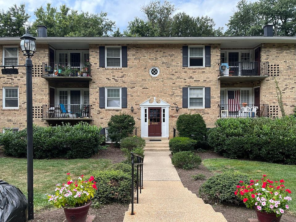 1st image of 3860 Lyndhurst Dr APT 203
