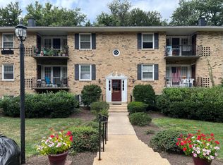 3860 Lyndhurst Dr APT 203, Fairfax, VA 22031