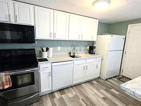 4th image of 2031 4TH STREET