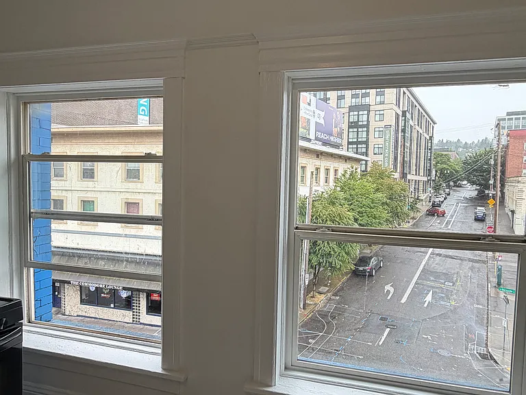 33-1717 W Burnside St #26 — Photo 3