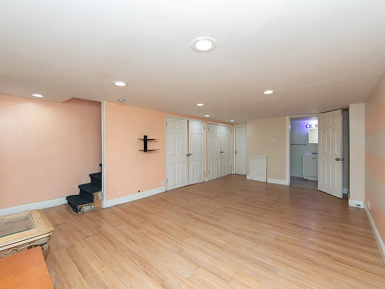 1357 Westbury Dr — Photo 25