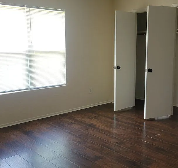 1402 Miranda Ave — Photo 9