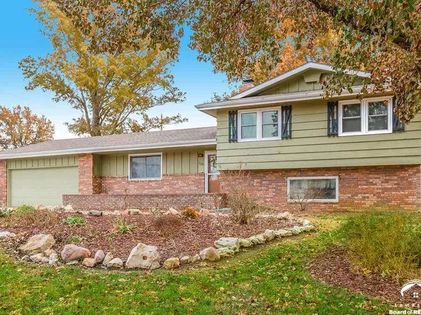 603 W 29th Pl, Lawrence, KS 66046