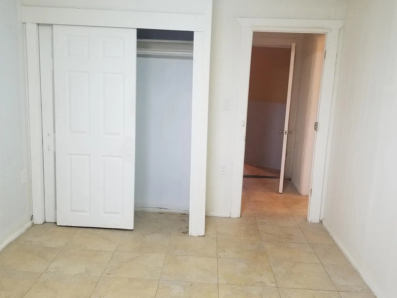 48 Caroline Ave — Photo 3