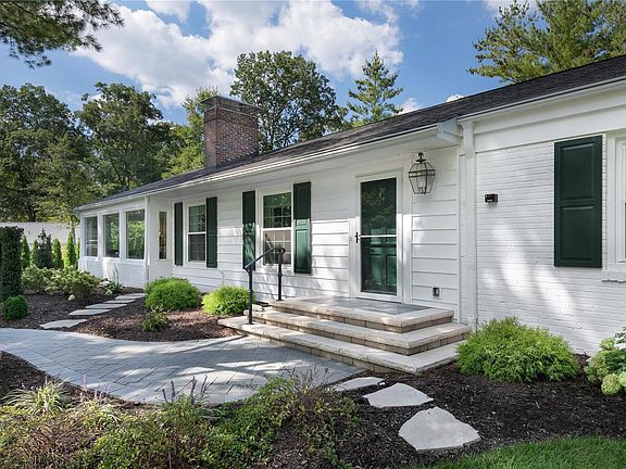 3rd image of 10137 Ingleside Dr