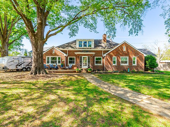 3rd image of 23 Asbury Dr