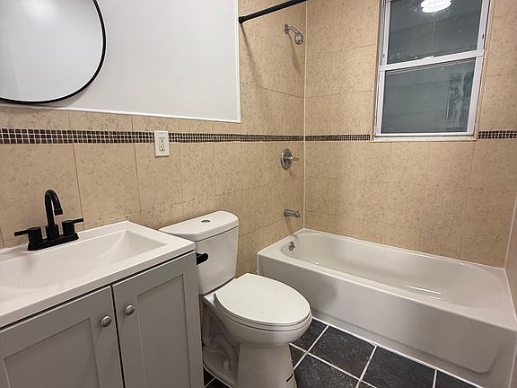 4th image of 186 S 10th St #1L