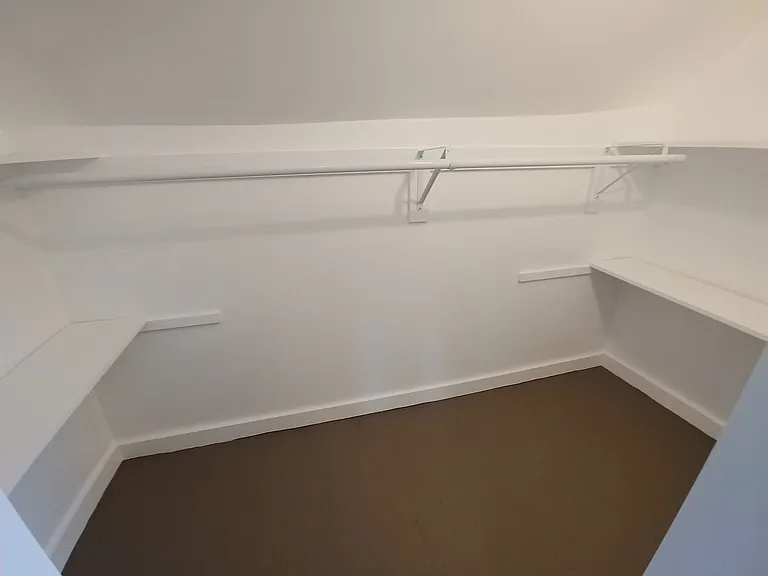 410 Walter St — Photo 18