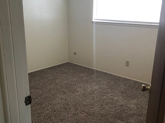 5th image of 2911 W Caldwell Ave APT A