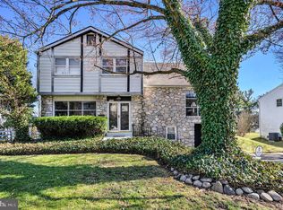 1057 Fitzwatertown Rd, Abington, PA 19001