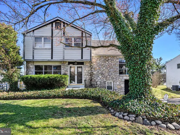 1057 Fitzwatertown Rd, Abington, PA 19001