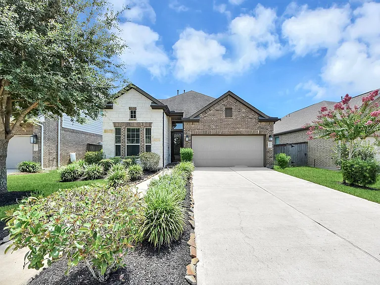 2547 Granberry Point — Photo 2