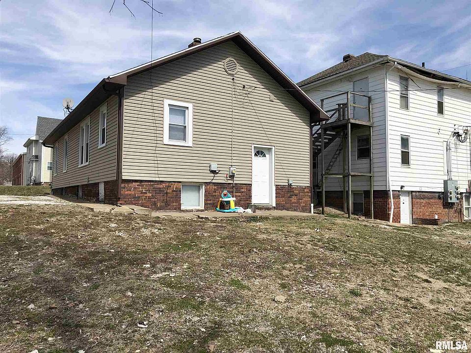 2nd image of 407 W Adams St