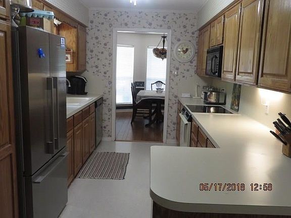 3rd image of 614 Timberland Dr
