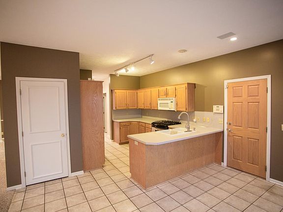 4th image of 20808 Plum St