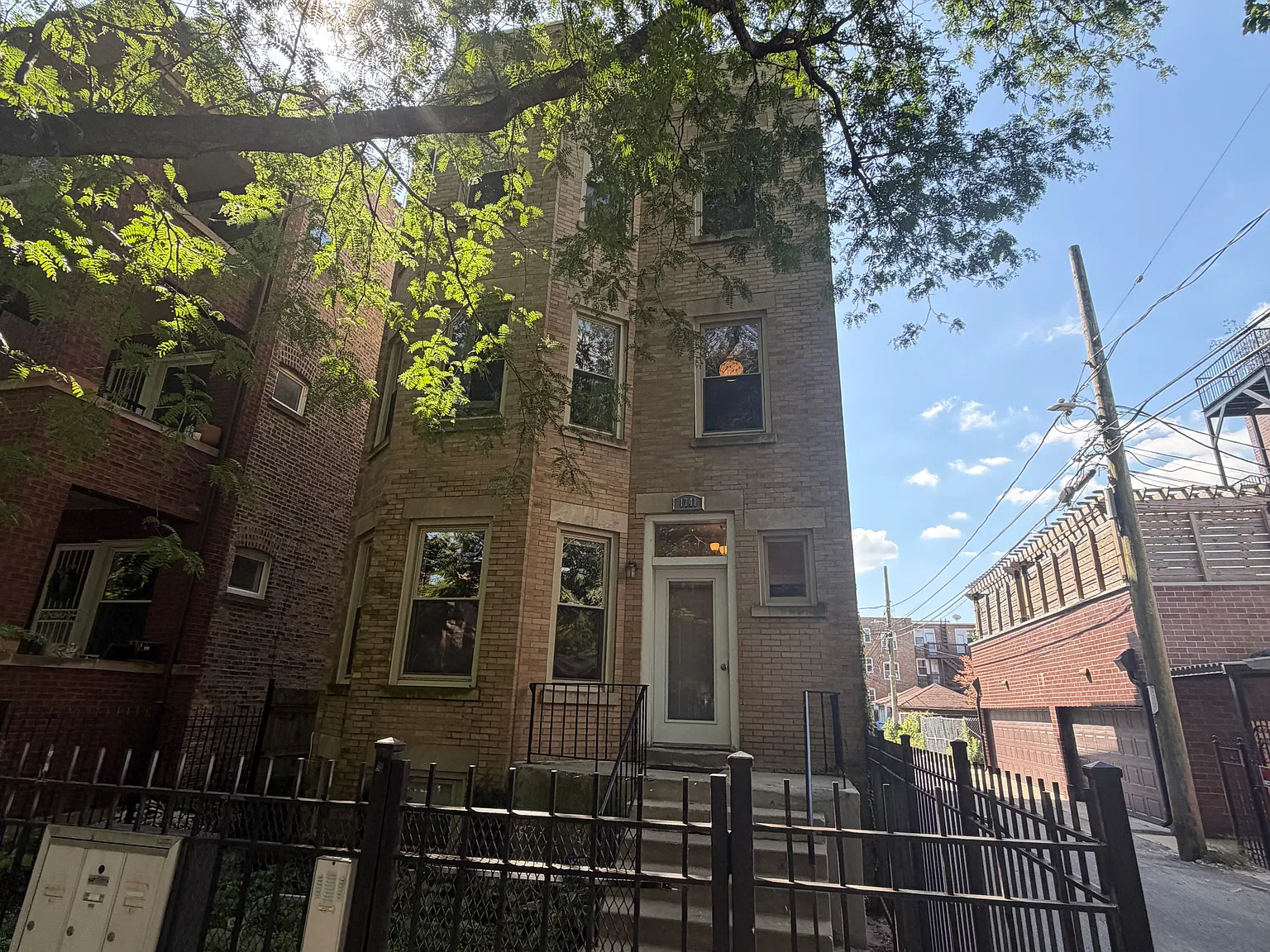3 bed, $2,650 — Photo 2