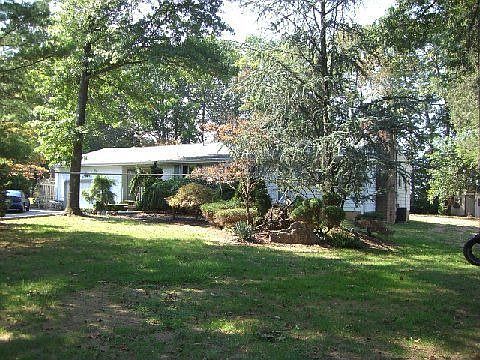 2nd image of 733 Cranbury Rd