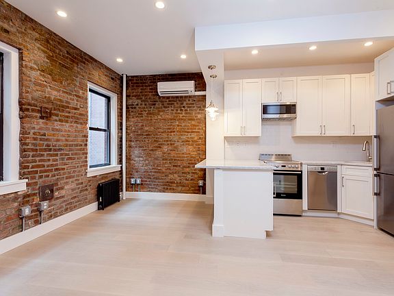 5th image of 239 Mulberry St APT 3R
