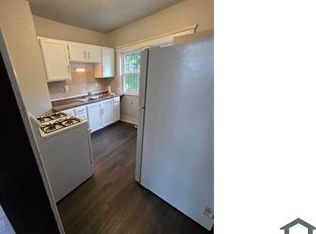 10710 Greenlawn Ave, Cleveland, OH 44108