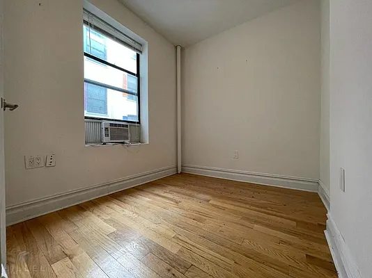 Rented by Hillel Realty Group | media 9