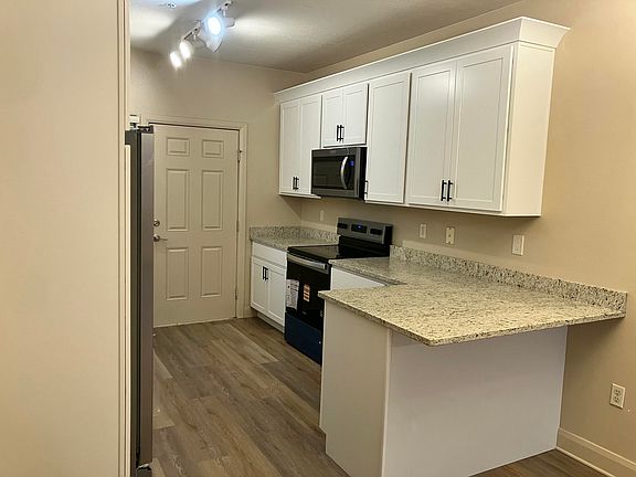 3rd image of 700 N Main St Unit C3