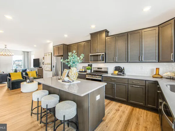 4 Depot St, Bridgeport, PA 19405