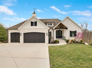 336 NW Thoreau Cir, Lees Summit, MO 64081