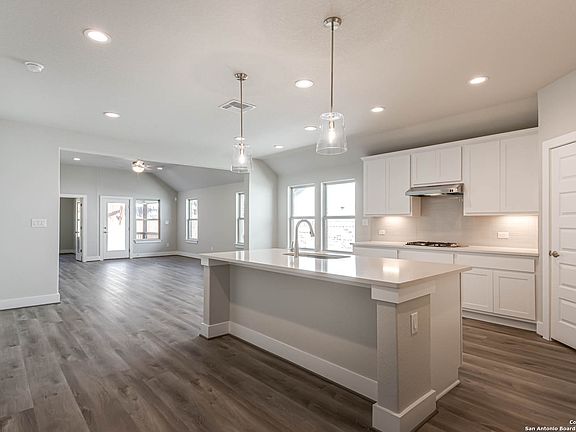 4th image of 4215 COLINA CREST