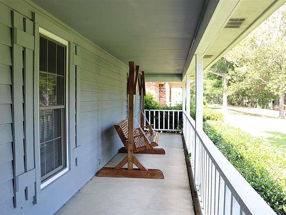 2nd image of 731 Crooked Oak Dr