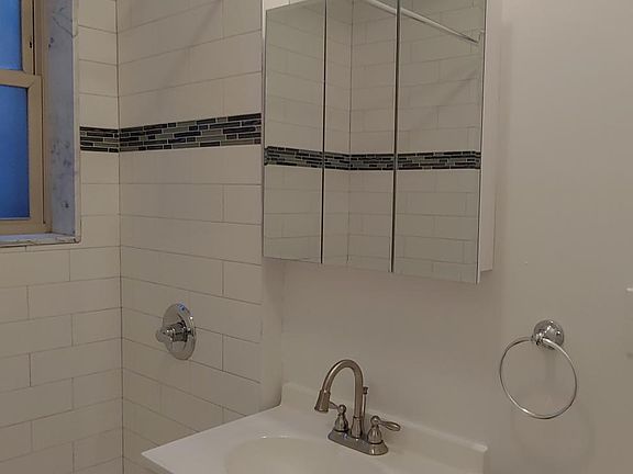 5th image of 645 Bergen Ave #3B