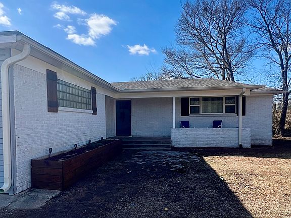 3rd image of 1408 Springdale Rd