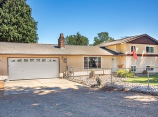 450 Sandy Bend Rd, Castle Rock, WA 98611