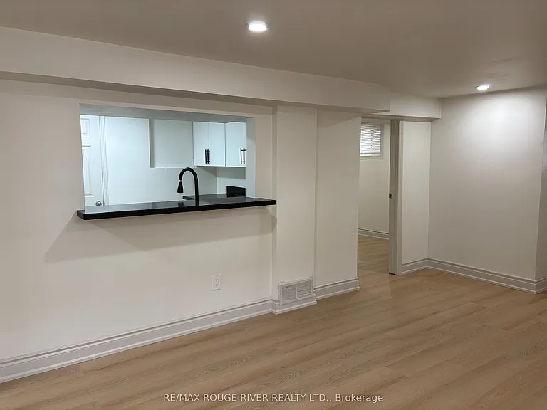 121 Lupin Dr #2 — Photo 4